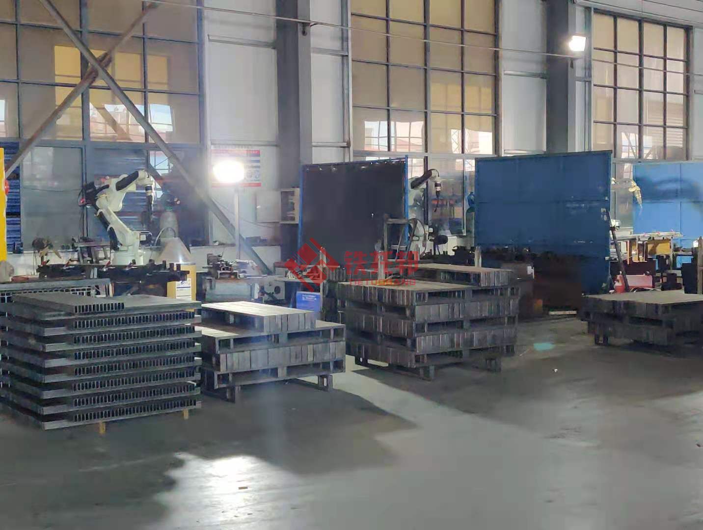 鋼制托盤機器人焊接區(qū)（二）